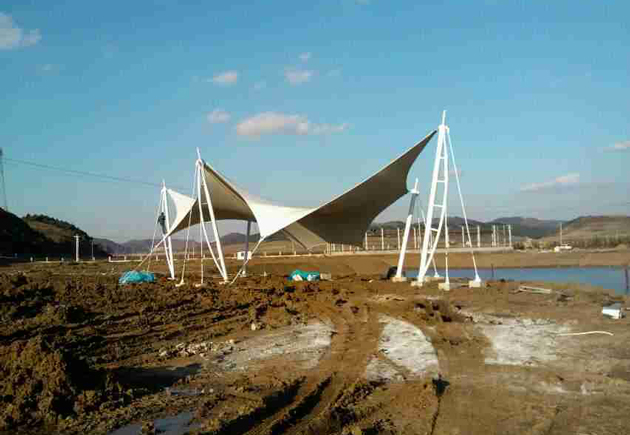 內(nèi)蒙古張拉膜搭建人數(shù)配置是怎樣的呢？
