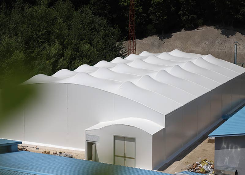 呼和浩特膜結構場館搭建融合現代設計與實用性的創(chuàng)新建筑解決方案